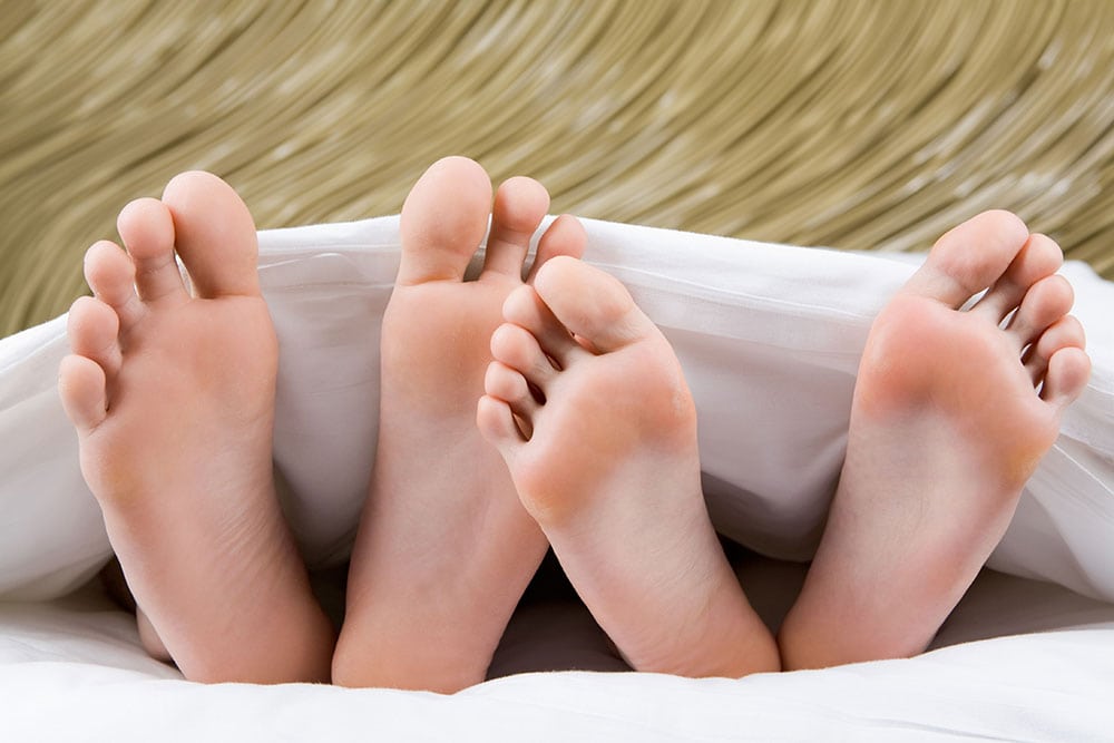 couples sharing foot bacteria