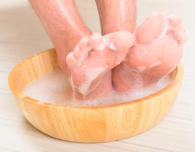 Don’t Let Foot Odor Follow You Around! Here Are 5 Great Remedies for You to Try at Home.
